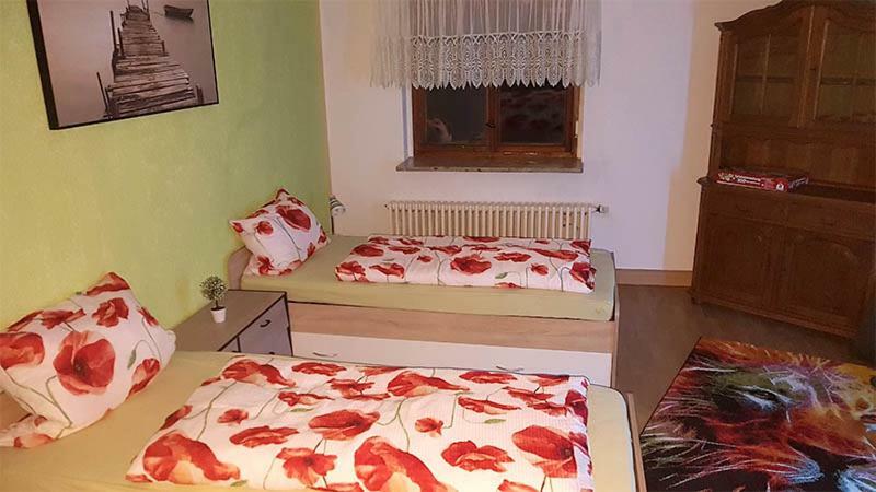 Monteur- Und Ferienwohnung Waldrauschen Fehrenbach Exterior photo
